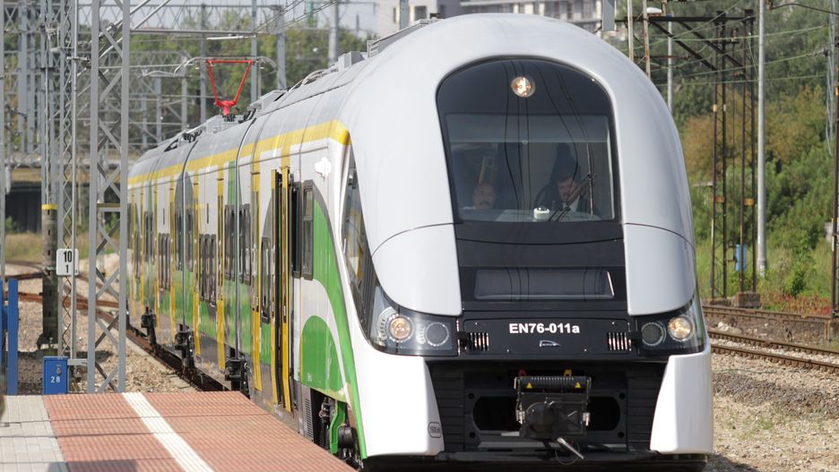 Pociąg elektryczny niskopodłogowy Pesa Elf