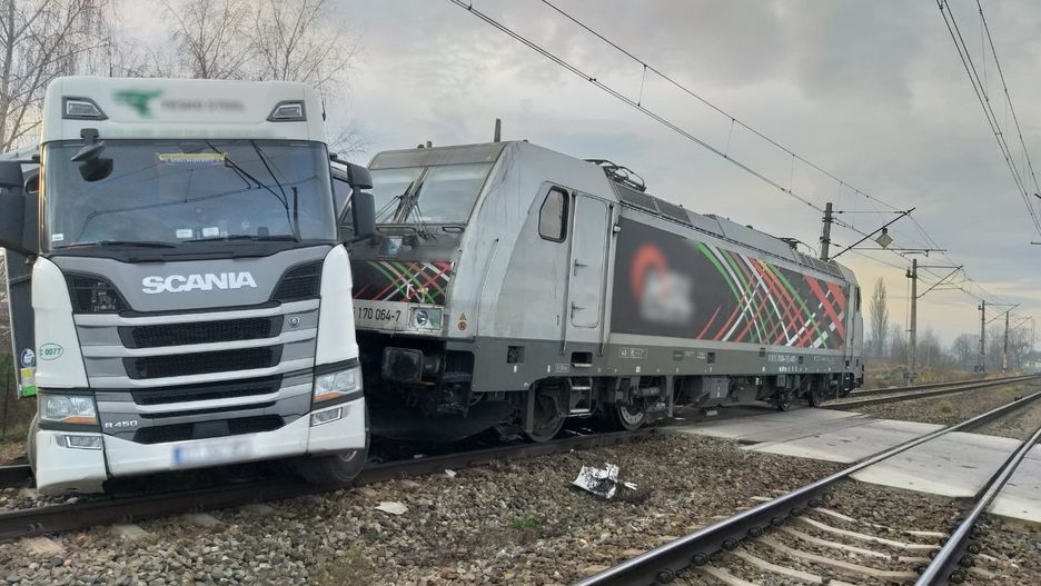 Czechowice-Dziedzice. Zderzenie tira z lokomotywą