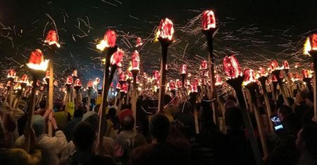 Wikingowie świętują pełną gębą. Zobacz festiwal ognia