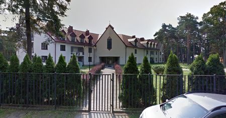 Ksiądz skazany za molestowanie 11-latka pracuje w Otwocku. 200 metrów dalej jest szkoła podstawowa