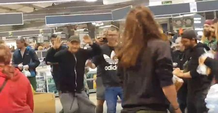 Tańce i hulanki w Lidlu. Takie rzeczy na Pol'and'Rock Festival