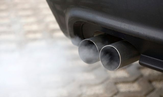 KE proponuje obostrzenia ws. emisji CO2 dla producentów aut
