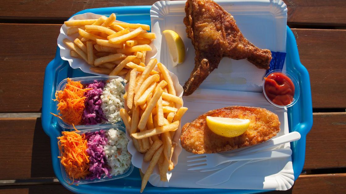 Smażone ryby nad morzem- Pyszności, źródło: Adobe Stock