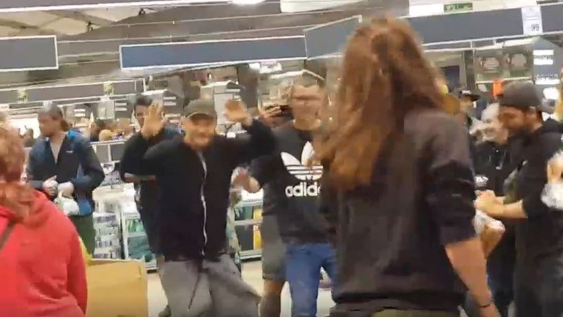 Tym razem nie chodzi o bitwę. Filmik z Lidla na Pol'and'Rocku podbija sieć