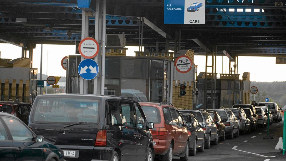 47-letni mężczyzna próbował nielegalnie przewieźć gotówkę.