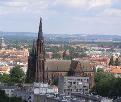 Wrocław. Ksiądz podczas mszy mówi o koronawirusie: to kara za homoseksualizm i aborcję