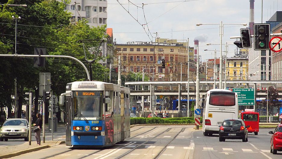 Wrocław: Zmiany w MPK, w święta wielkanocne autobusy i tramwaje pojadą inaczej.