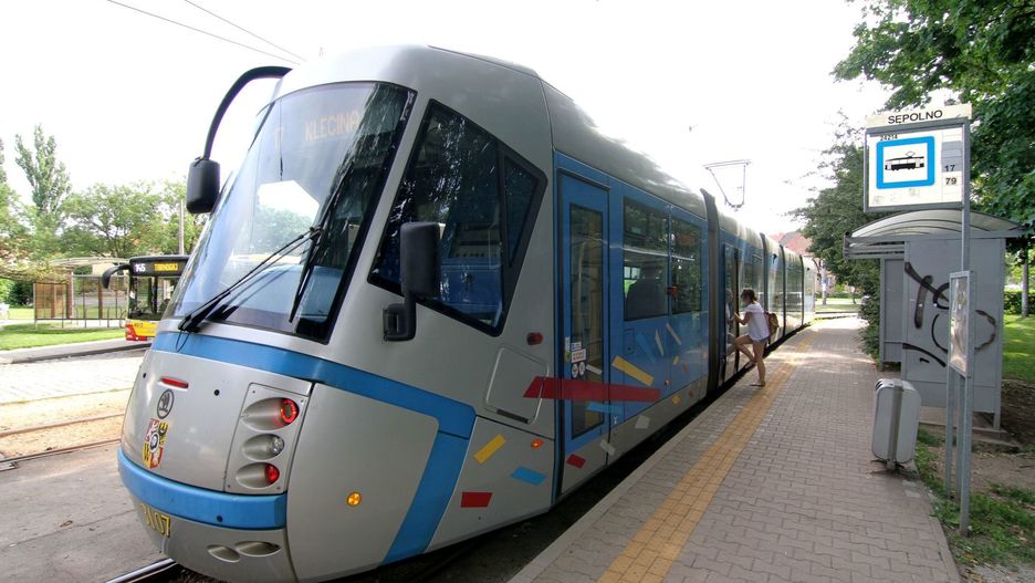 W wakacje na wrocławskich ulicach ma być więcej tramwajów