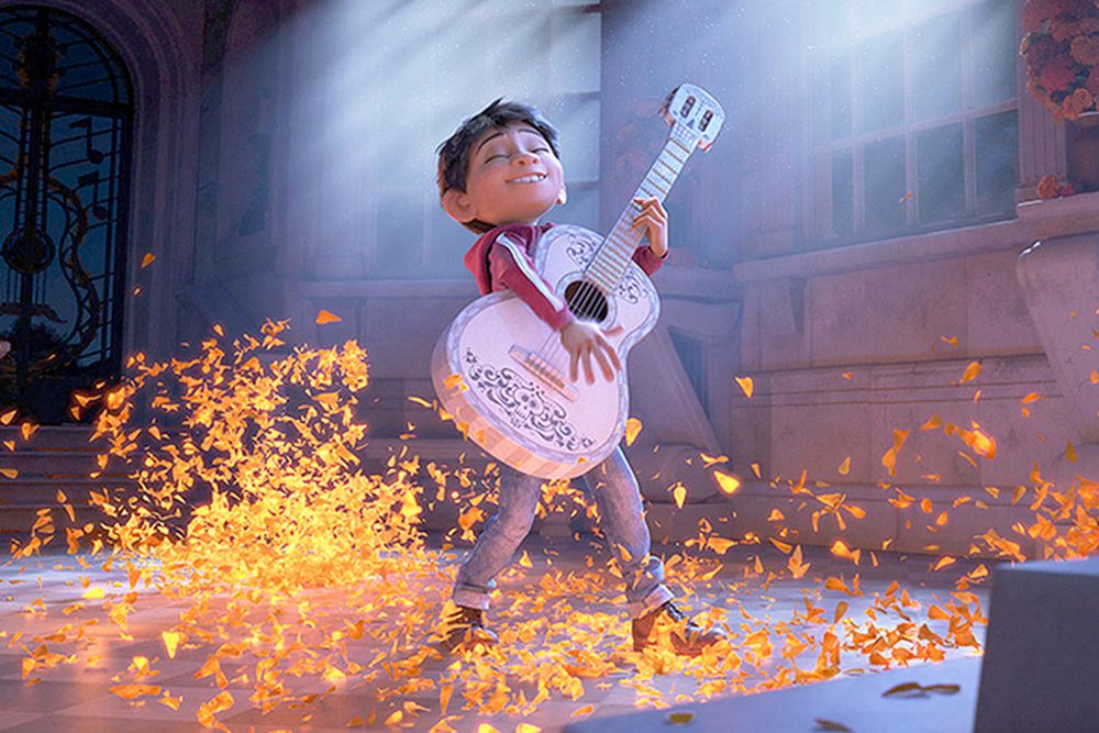 Program TV na dziś - "Coco", "Bridget Jones 3", "Spectre" [02.11.2019]