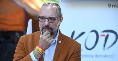 "Super Express": Komitet Obrony Demokracji zebrał w zbiórkach publicznych ponad milion złotych