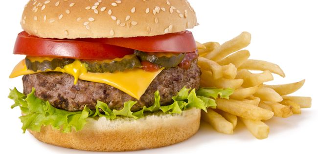 Dania, których nie należy jeść w fast foodach - według pracowników