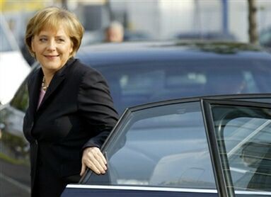 Merkel: papież musi napominać i nadawać kierunek