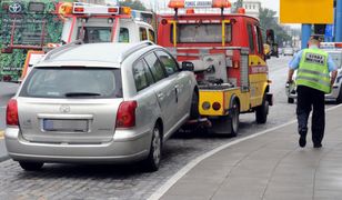 Poznań: Ponad 30 aut odholowanych z powodu proceji Bożego Ciała