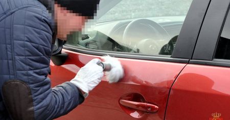Wyłudzał i kradł samochody. Zamiast aresztu dozór