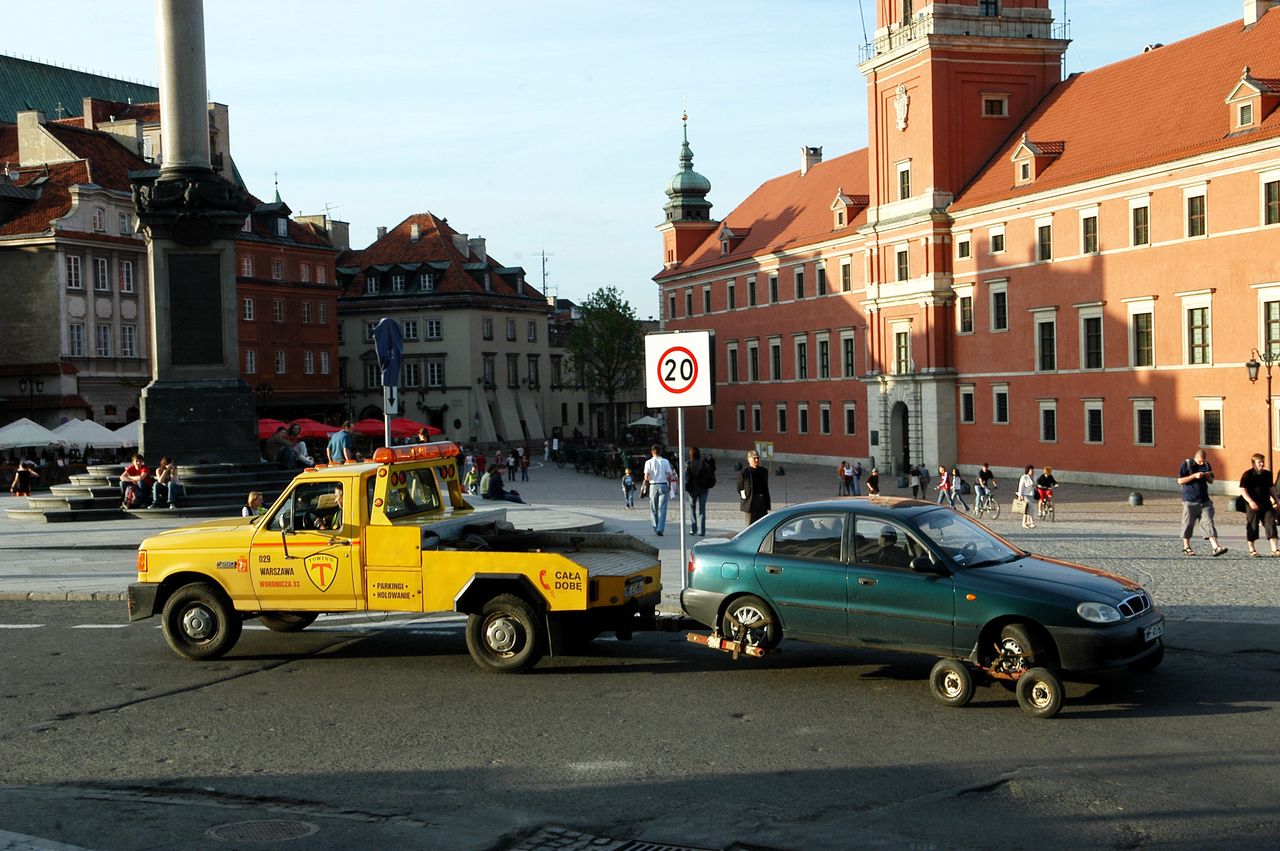 Odholowali twoje auto? Miasto może zwrócić ci pieniądze