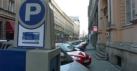 Warszawa rozszerza strefę płatnego parkowania