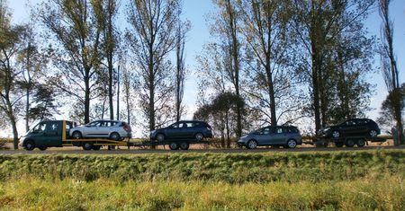 Policjanci przecierali oczy. 26-metrowy "pociąg" na drodze