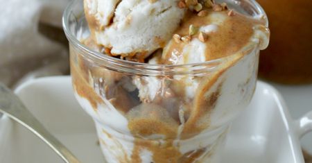 Lody czekoladowe z karmelizowanymi orzechami