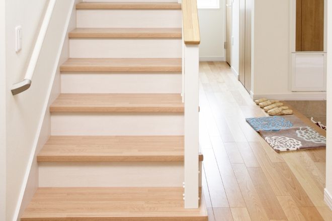 Czym wykończyć schody w domu?