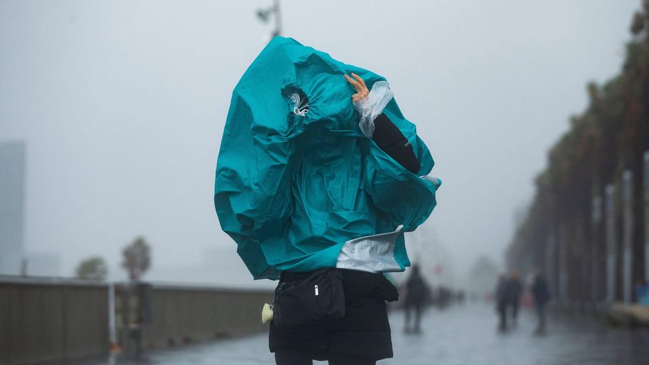 Uwaga na silny wiatr i zamiecie - otrzega IMGW