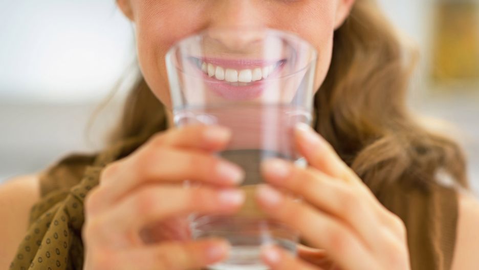 Woda jest niezbędna naszemu organizmowi