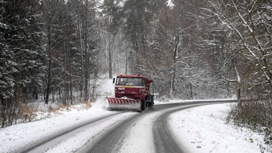 W górach mocno popada śnieg