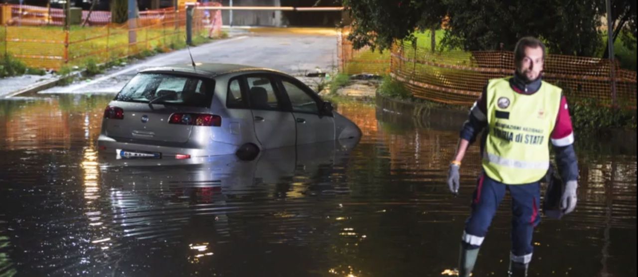 Włochy: Anomalie pogodowe. Powodzie, trąba powietrzna, silne ulewy. "To nie koniec"