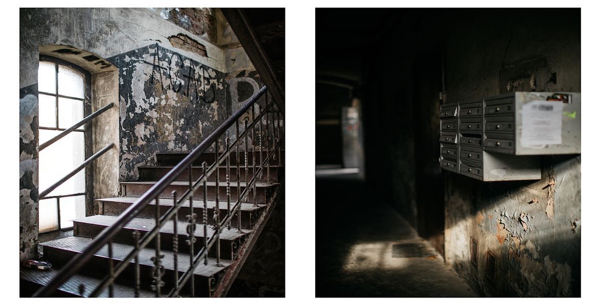 Jedna z klatek w kamienicy przy Placu Zwycięstwa 