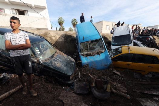 Przez powódź nieprzejezdne są drogi m.in. w Tunisie, stolicy Tunezji.