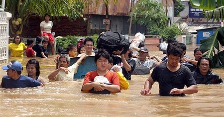 200 tys. mieszkańców Indonezji bez dachu nad głową