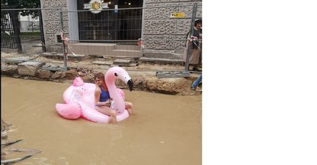 Dmuchany flaming zawstydził służby w Łodzi. Bajoro w centrum miasta ma wkrótce zniknąć