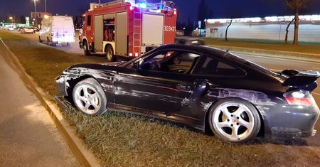 Skasował audi, a teraz porsche. Jest w rękach policji