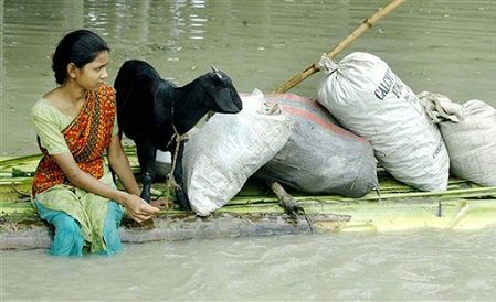 5 mln osób bez dachu nad głową z powodu powodzi w południowej Azji