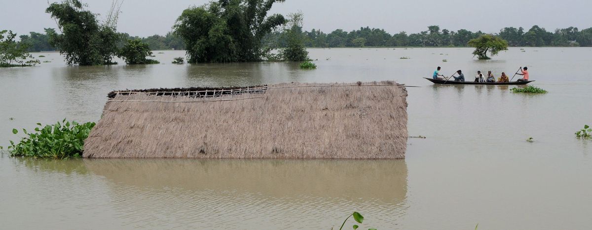 Indie: 26 ofiar lawiny błotnej i powodzi