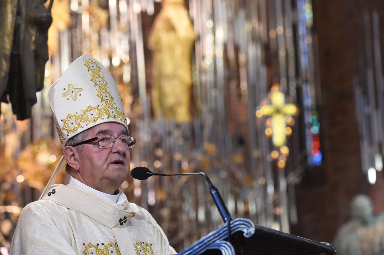 Patriotyczna czy partyjna? Kontrowersyjna homilia abp Głódzia. Ale od PiS-u burza oklasków