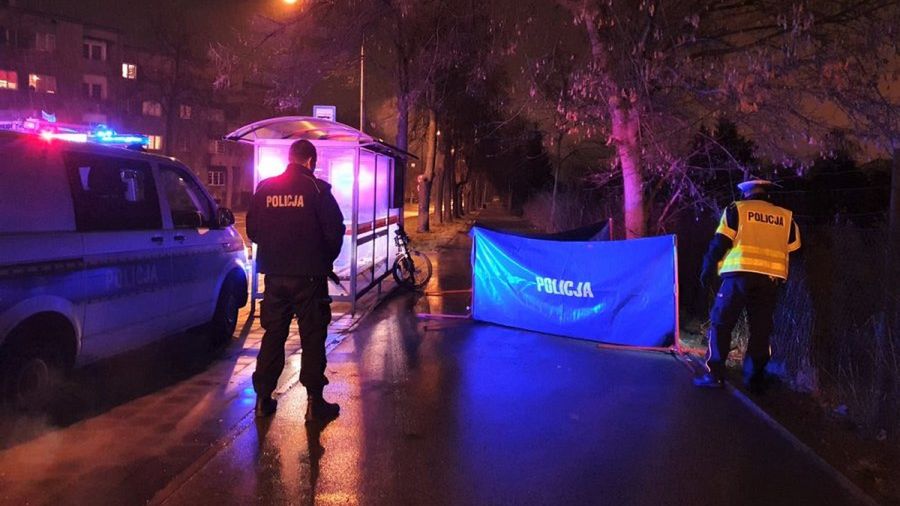 Łódź. Potrącił pieszą i się przewrócił. Rowerzysta zmarł na miejscu.