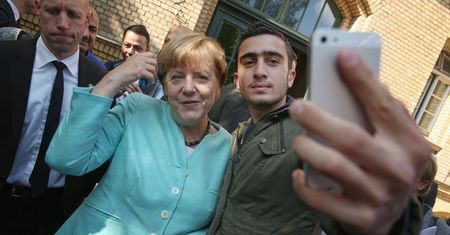 Merkel ma sposób na islam. Zachęca do... śpiewania kolęd