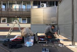 Powstaje płot przed siedzibą PiS. Co sądzą o tym warszawiacy?