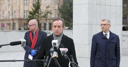 Koronawirus w Polsce. Senat pracuje nad "tarczą antykryzysową". Transmisja na żywo