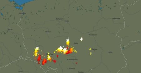 Nawalne deszcze, grad o średnicy 3 centymetrów. Niespodziewane burze na zachodzie Polski