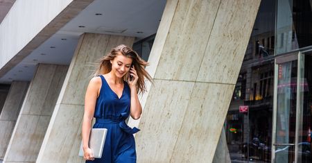 Kombinezony na wiosnę. Elegancja i komfort w jednym