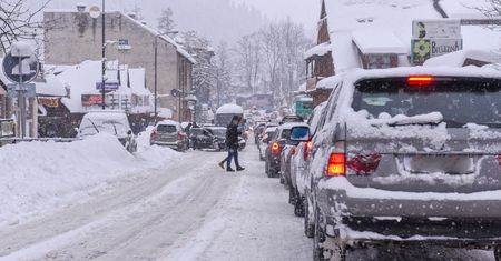 Alert pogodowy w 11 województwach. Oblodzenie i intensywne opady śniegu