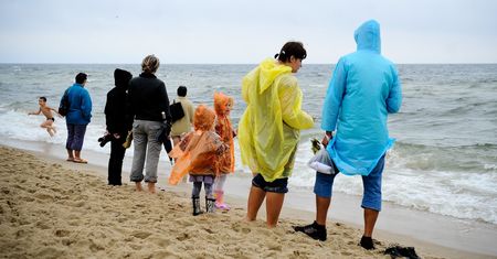 Pogoda na początek wakacji. Nadciągają burze z gradem i szkwały zrywające dachy