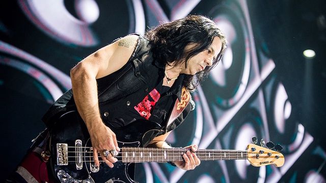 Paweł Mąciwoda jest basistą zespołu Scorpions