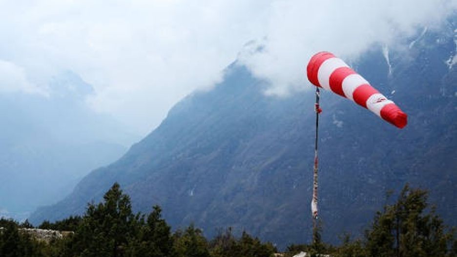 Pogoda. IMGW wydał ostrzeżenia związane z oblodzeniem oraz silnym wiatrem