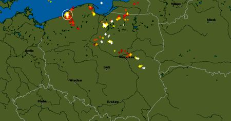 Uwaga! Gwałtowne burze z gradem. Zobacz, gdzie w nocy spadnie najwięcej deszczu
