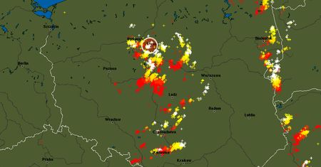 Nadchodzą burze i grad. W weekend będzie tylko trochę lepiej