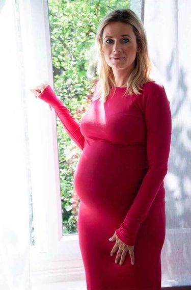 Odeta Moro z ciążowym brzuszkiem