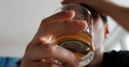 Każdy alkohol może wpędzić w tarapaty. Ten częściej