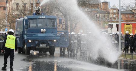 Polska policja się zbroi. Prewencja dostanie ponad sto nowych pojazdów